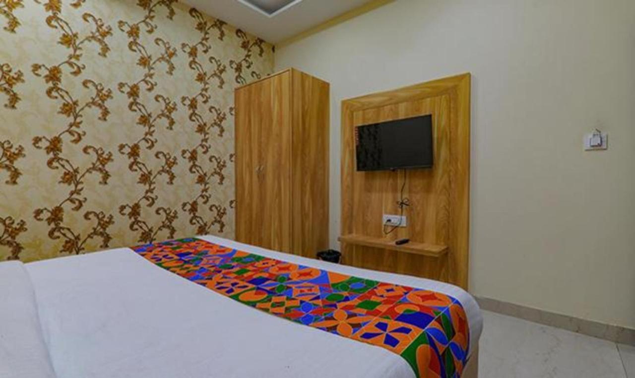 Fabhotel Super 3 Premium Varanasi Exterior photo